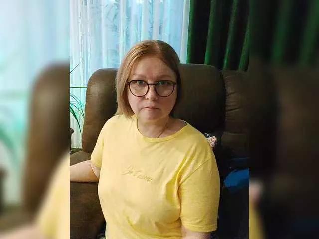 Adiline on BongaCams