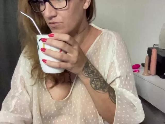 AmallyaHot on BongaCams 