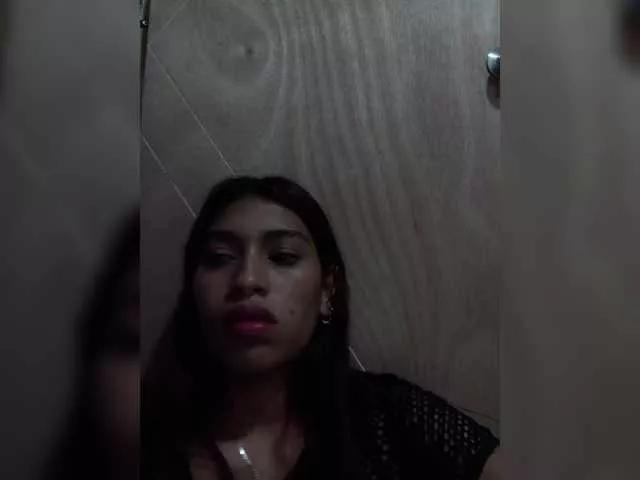 annie-19 on BongaCams