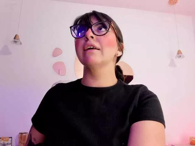 Offline Anniie on BongaCams