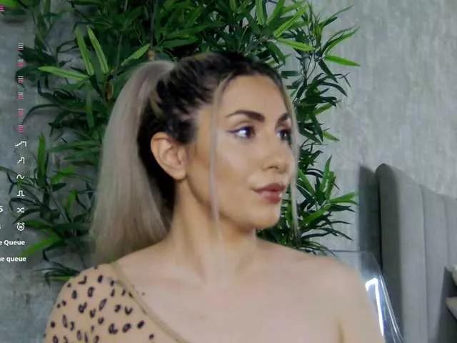 Offline CelineMeyer on BongaCams