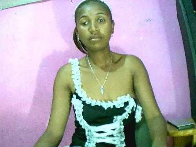 Chellah01 on BongaCams