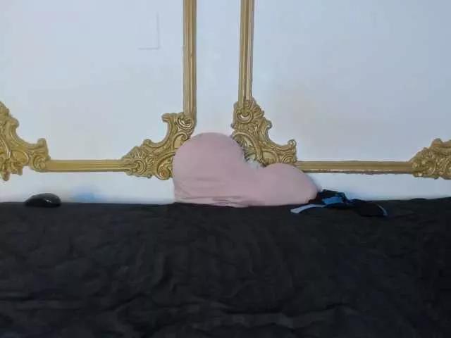 Offline CristalBons on BongaCams