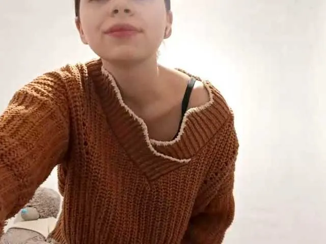 Offline GeniaRhein on BongaCams