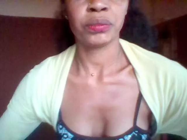 Offline Hanta11 on BongaCams