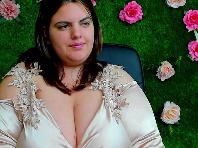 HugeTittiess