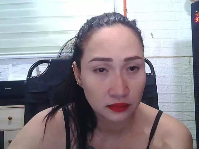 Offline Jeansy23 on BongaCams