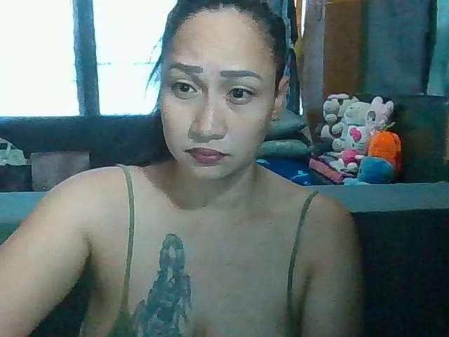 Offline Jeansy23 on BongaCams