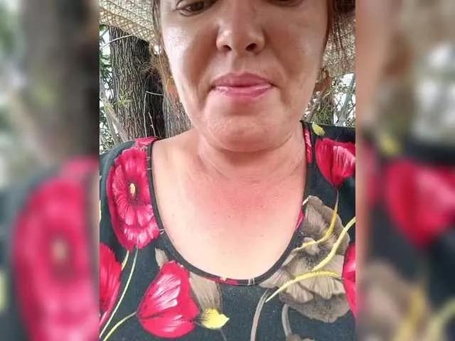 Offline Juliamad on BongaCams