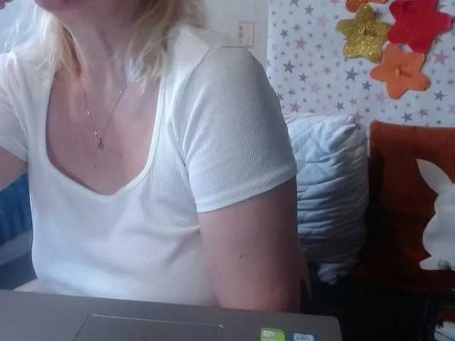 lanastar1 on BongaCams