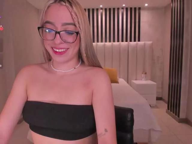 Offline LizzCooper on BongaCams