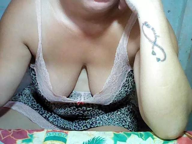 Offline lovelylovelybabexx on BongaCams