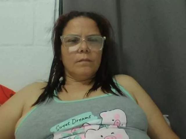 lucianamaster from BongaCams