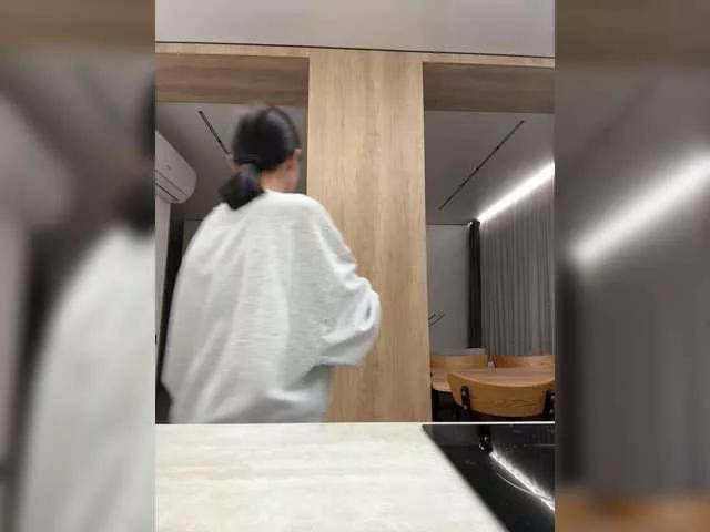 Offline Lunadesire on BongaCams