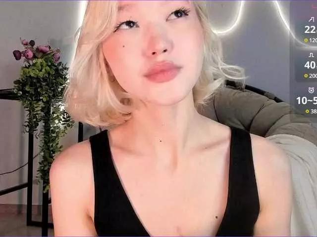 milli-sunrise on BongaCams 