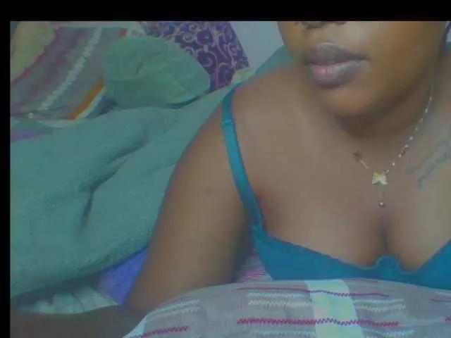 Naughtybee on BongaCams