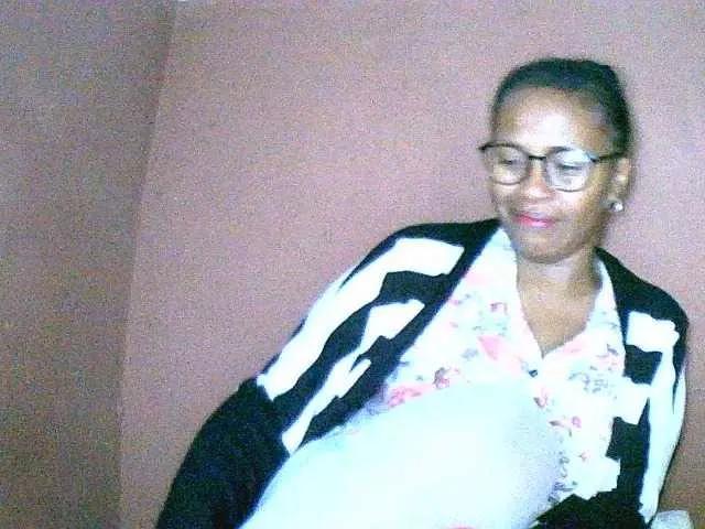 Nirinah2710 on BongaCams
