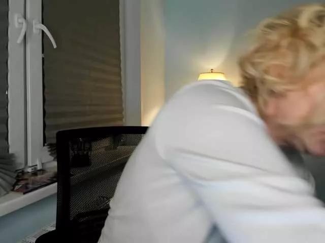 Offline Olga1W on BongaCams