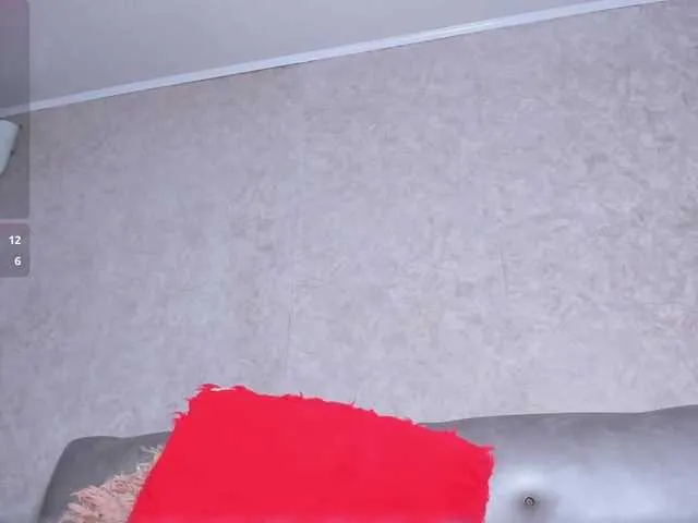 Paola233 — I have a big, juicy ass??, wanna play???  #bigass #bigpussylips #squirt #feet #tease 