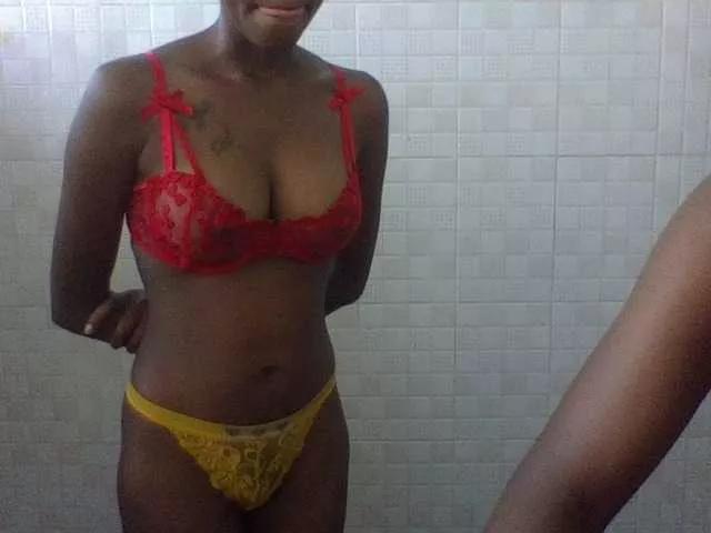 Petitegals on BongaCams
