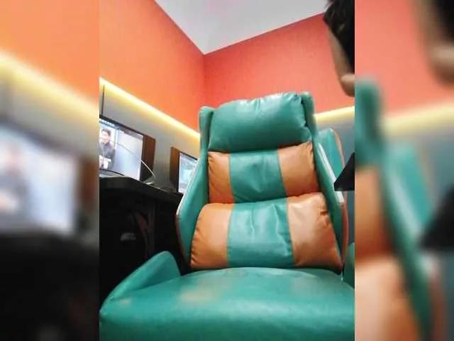 popil-00 on BongaCams