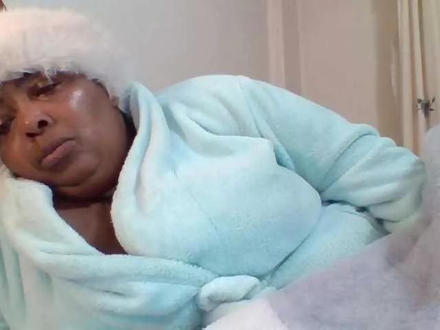 pussylips53 on BongaCams