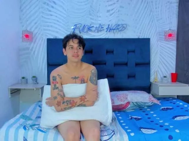 ROOM-STARHOT on BongaCams 