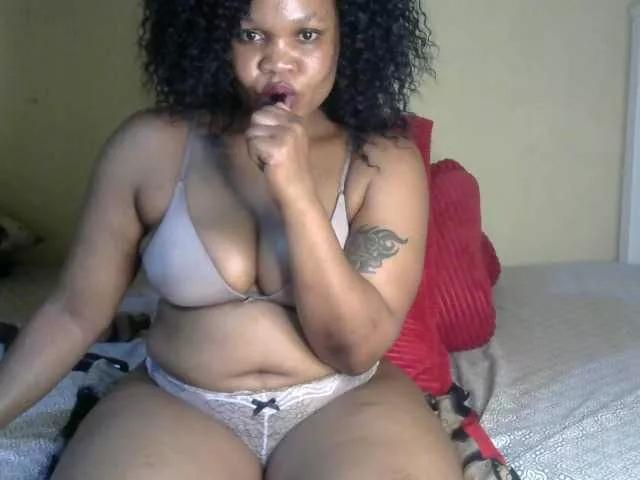 sexyluciana on BongaCams