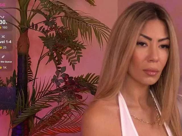 Offline SophiaPotts on BongaCams