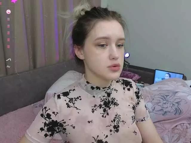 Offline stardusya on BongaCams