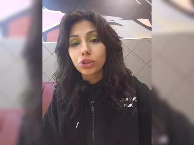 Tinablackkk on BongaCams