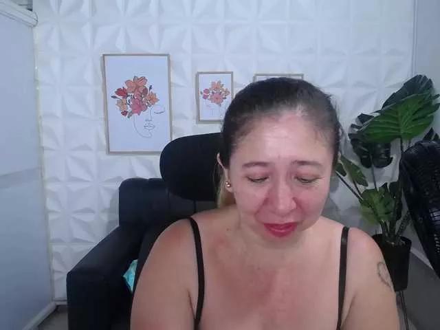 Valentina-mature