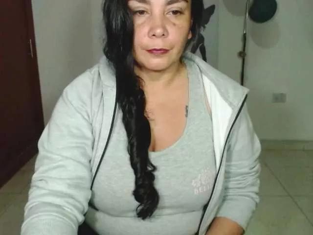 vivian-milf-paint on BongaCams