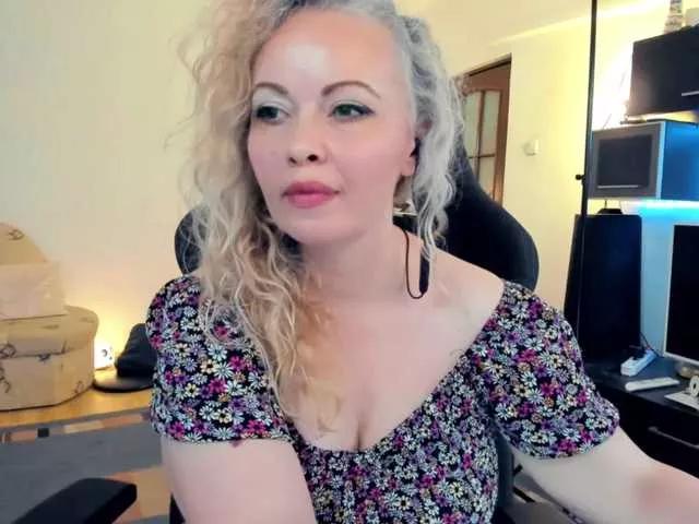 WhitneyLynnCams on BongaCams