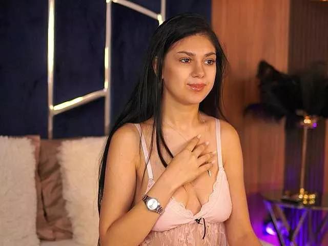 ZaraCapri on BongaCams