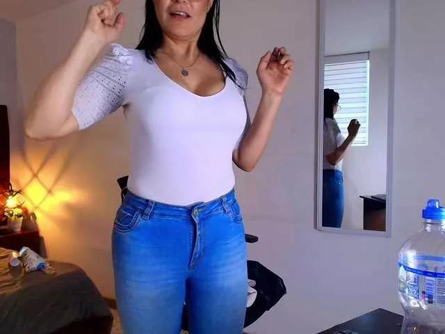Zuzana21 on BongaCams