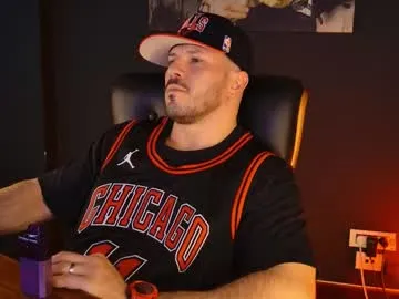 angeloeric on Chaturbate