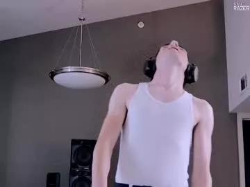 Freechat dilldough405 on Chaturbate