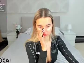 donnaaa_evans — topless [86 tokens left] #natural #18 #teen #shy #squirt