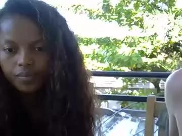 Freechat ladysarah101 on Chaturbate