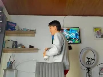 Freechat manucute_23_ on Chaturbate