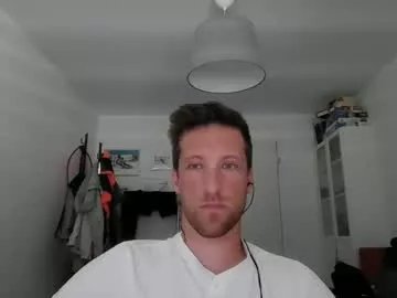 moms_little_monster on Chaturbate 