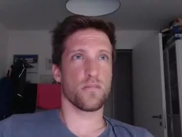 moms_little_monster on Chaturbate 