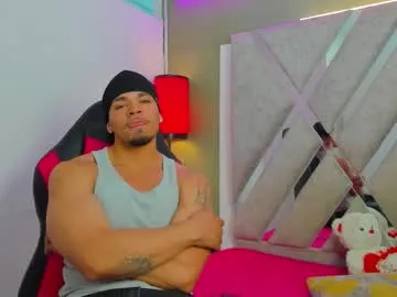 nico_blaze7 — GOAL: show cum [1400 tokens remaining] Welcome to my room! #muscle #findom #latino #bigcock #smoke