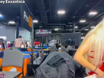 riababe from Chaturbate