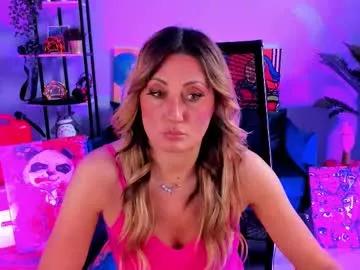 sarahholly on Chaturbate 