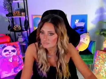 sarahholly on Chaturbate 