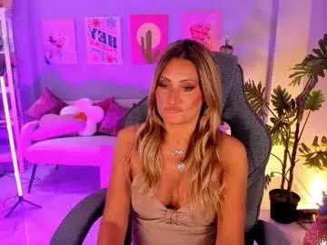 sarahholly on Chaturbate 