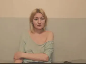 the_basic_instinctt on Chaturbate