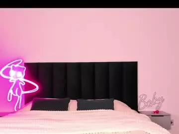 wowlovie666 on Chaturbate 